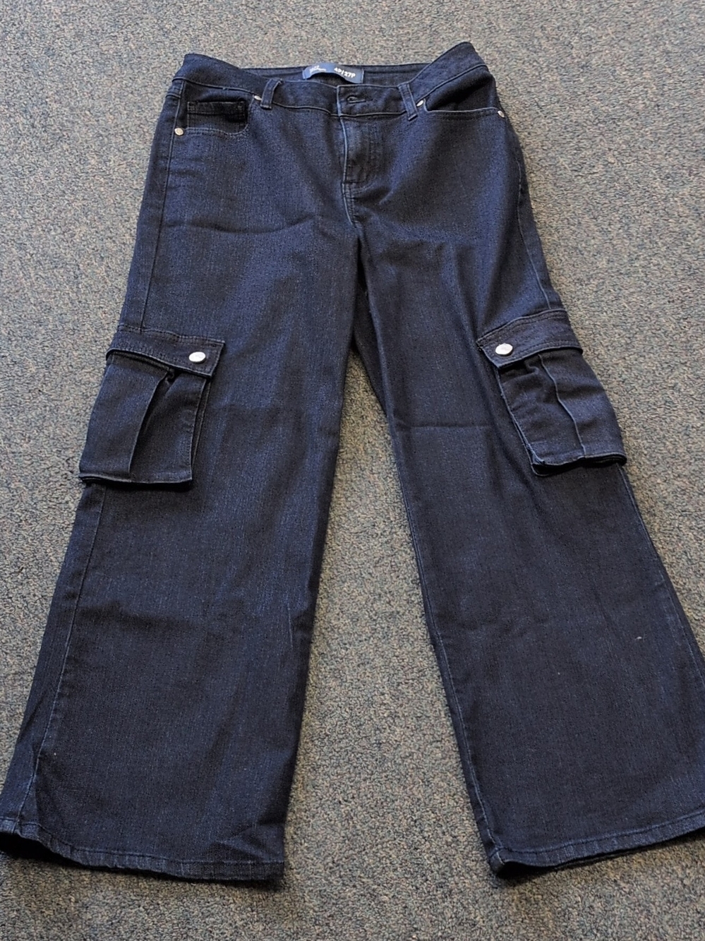 1822 Denim Wide-Leg Cargo Jeans in Dark Blue